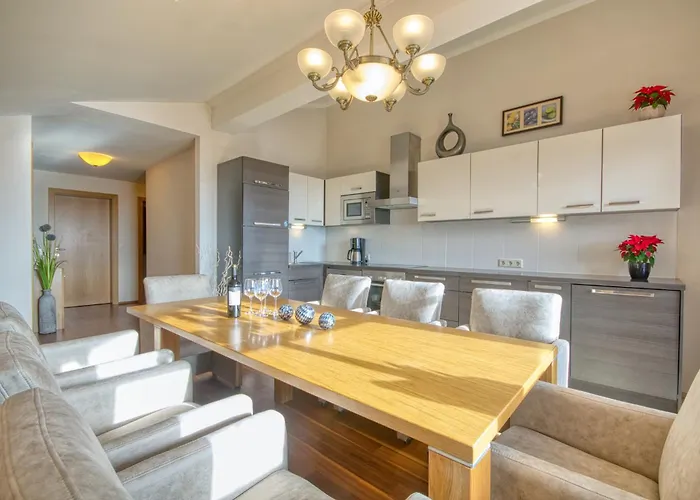 Select 10 - By Alpen דירה